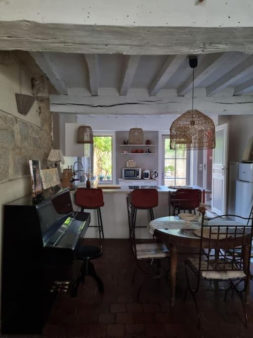 Charmante Maison Ancienne Avec Cour Alencon Ngoại thất bức ảnh