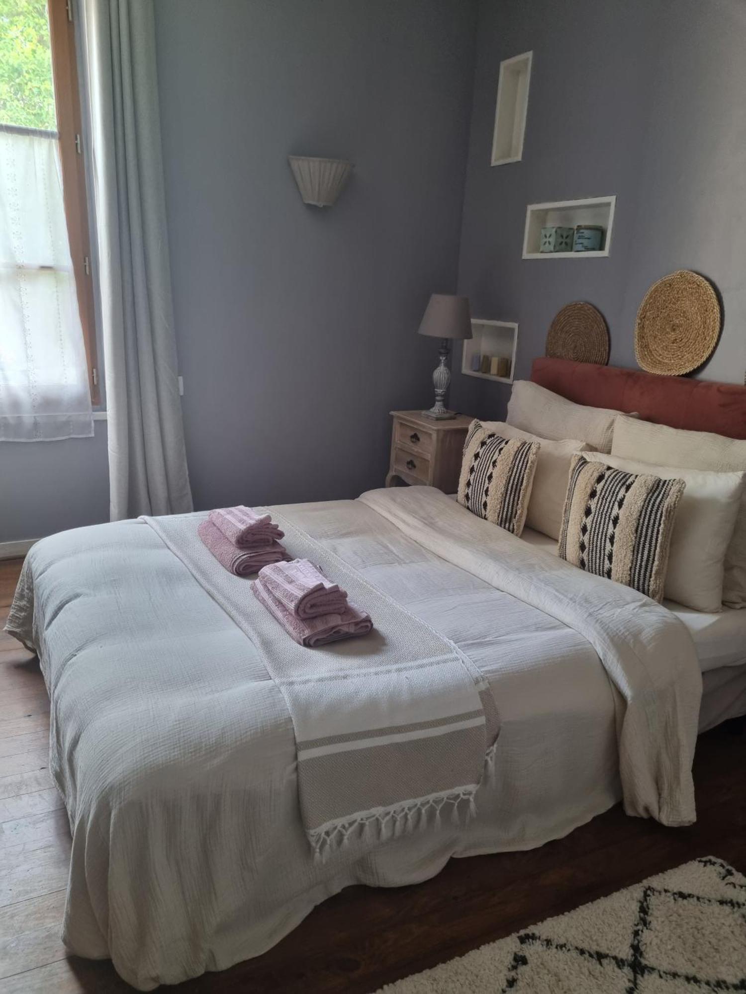 Charmante Maison Ancienne Avec Cour Alencon Ngoại thất bức ảnh